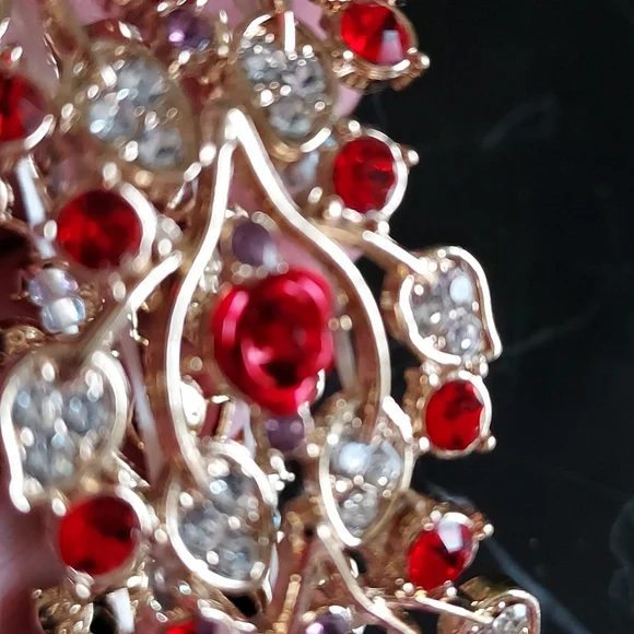 Rhinestones and Roses 🌹  goldtone bracelet,  vintage, EUC - Picture 8 of 9